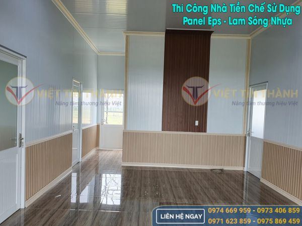 Thi công nhà tiền chế sử dụng tấm panel eps. Ảnh: Việt Tín Thành