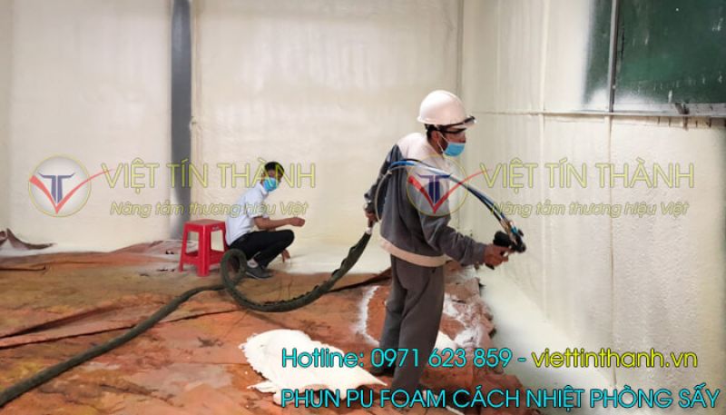Ứng dụng pu foam trong thi công phòng sấy công nghiệp. Ảnh: Việt Tín Thành