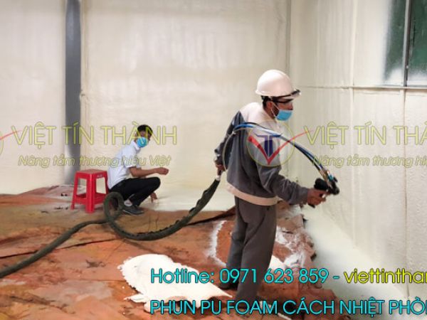 Ứng dụng pu foam trong thi công phòng sấy công nghiệp. Ảnh: Việt Tín Thành