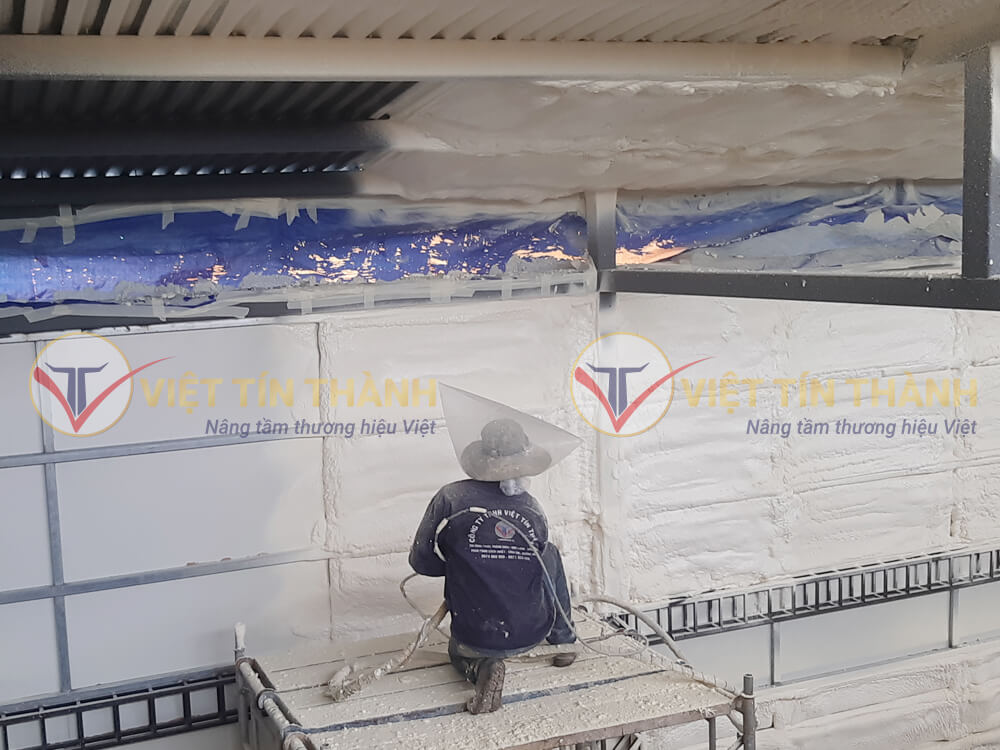 Phun Pu Foam Cách Nhiệt Công Ty Nón Sơn
