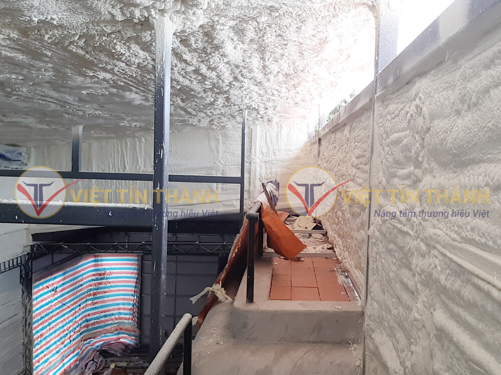 Phun Pu Foam Cách Nhiệt Công Ty Nón Sơn